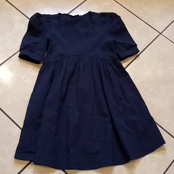 Vici Dresses & Skirts - Vici Dress square neckline pullover size small